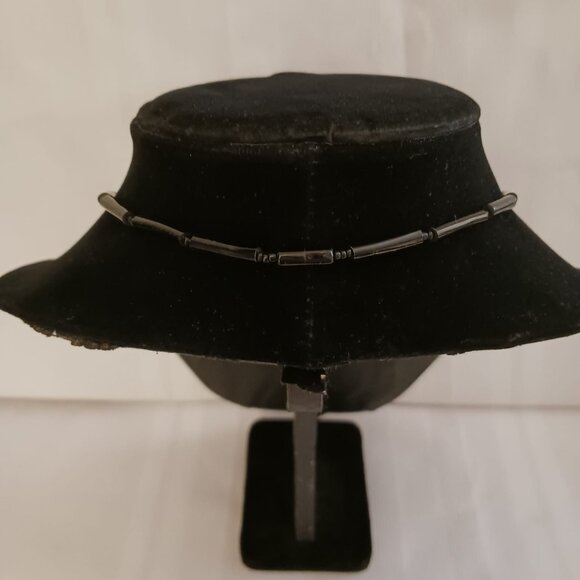 Beaded Necklace, Bracelet and Earrings Set - Picture 6 of 10